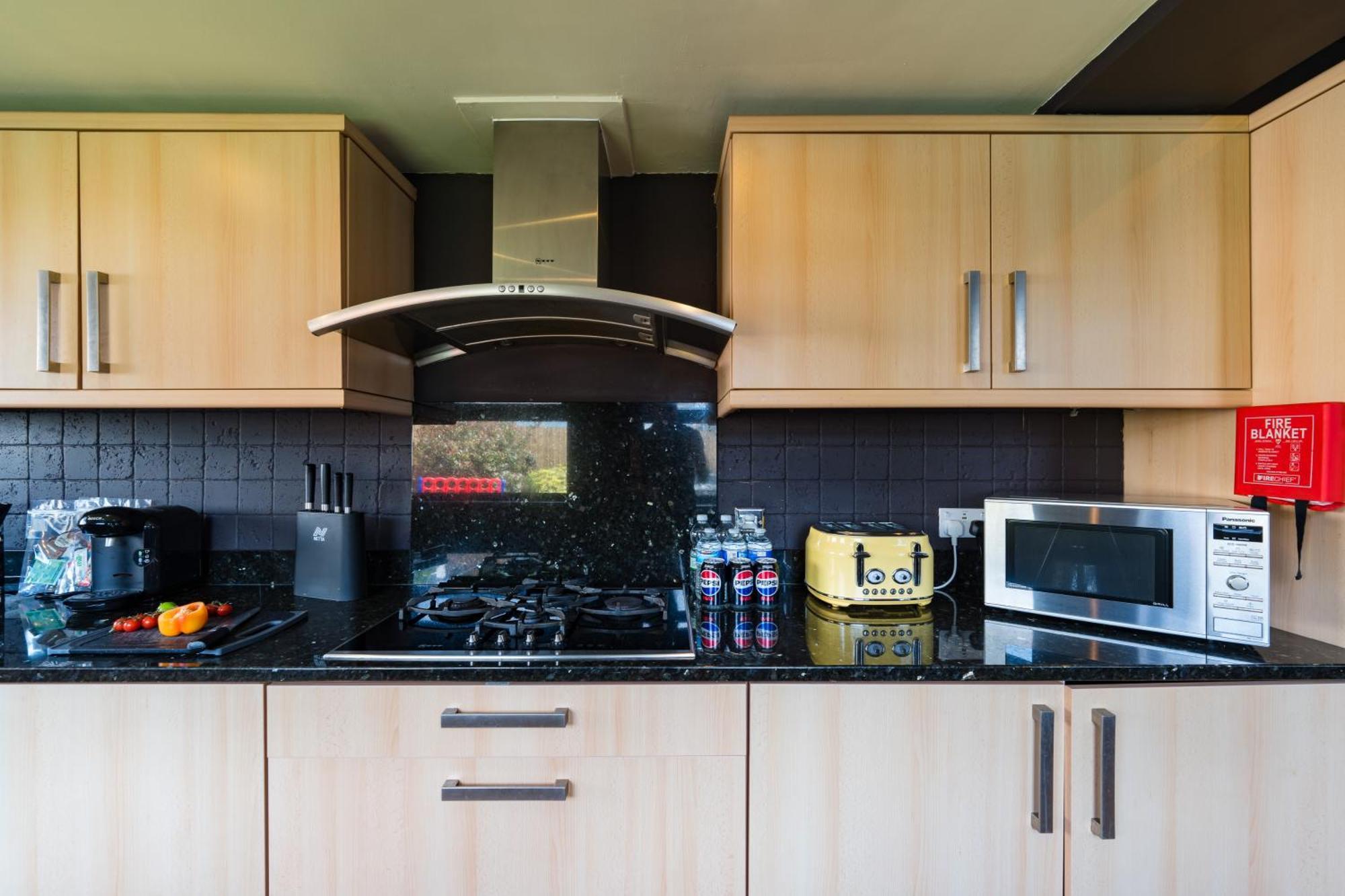 City Retreat, Spacious 4 Bed House, Games Room, Parking, Hot Tub & Bbq Κάρντιφ Εξωτερικό φωτογραφία