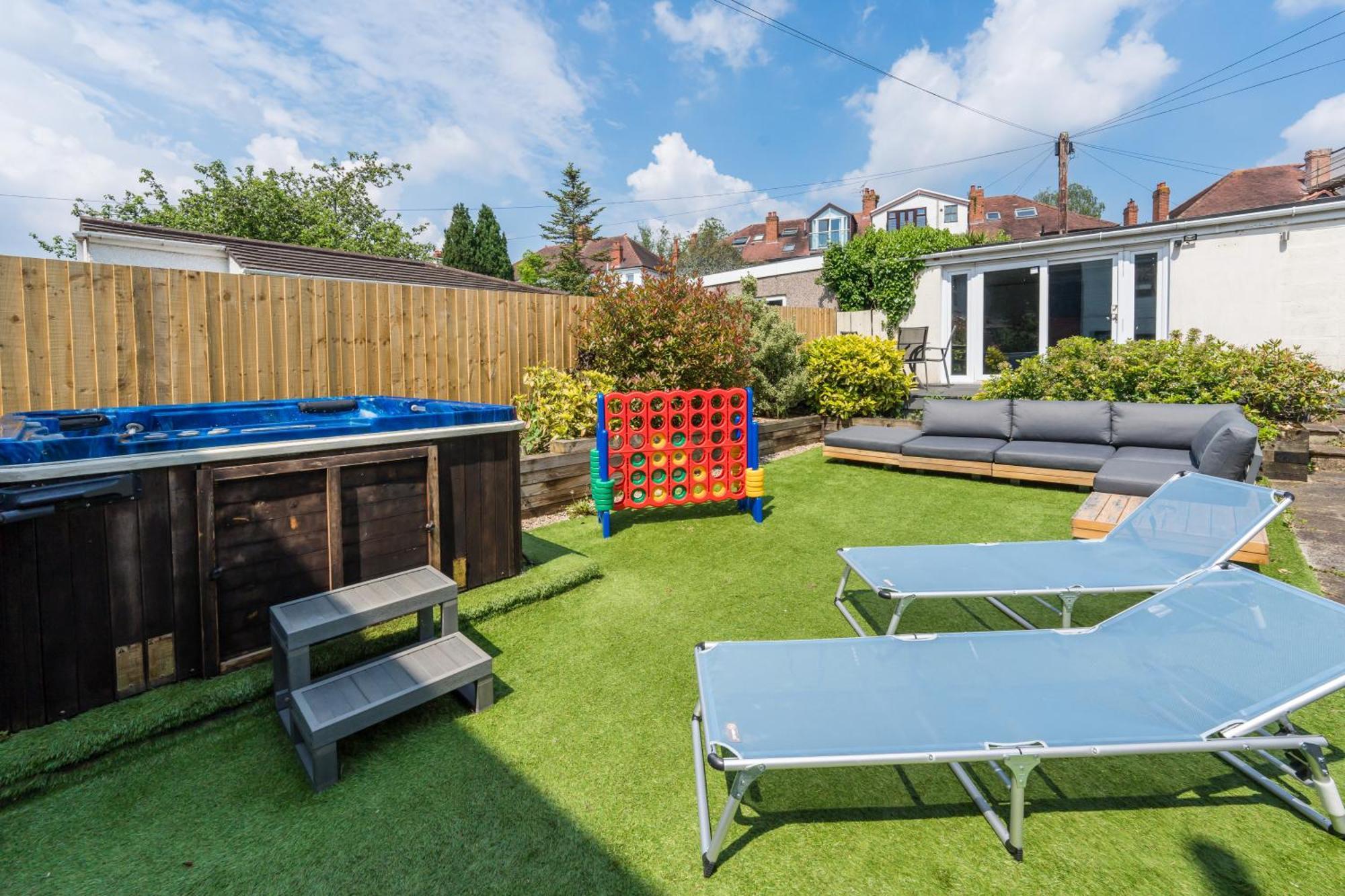 City Retreat, Spacious 4 Bed House, Games Room, Parking, Hot Tub & Bbq Κάρντιφ Εξωτερικό φωτογραφία