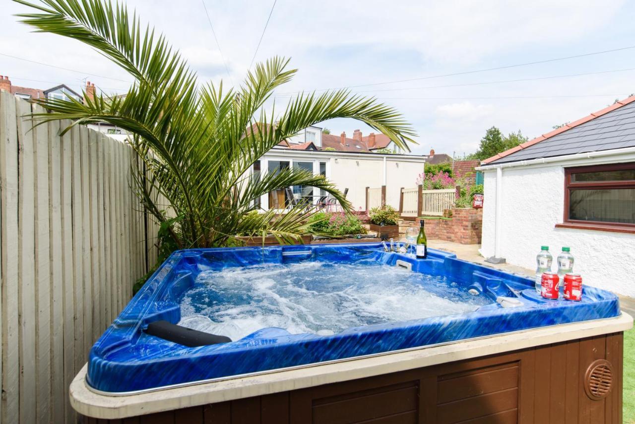 City Retreat, Spacious 4 Bed House, Games Room, Parking, Hot Tub & Bbq Κάρντιφ Εξωτερικό φωτογραφία