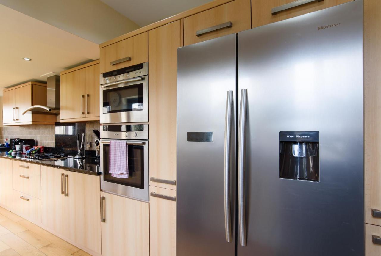 City Retreat, Spacious 4 Bed House, Games Room, Parking, Hot Tub & Bbq Κάρντιφ Εξωτερικό φωτογραφία